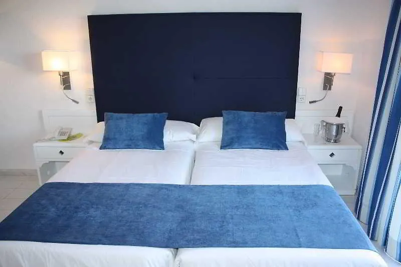 Club Cala Pada Aparthotel Playa S'Argamassa 2*,  Spain